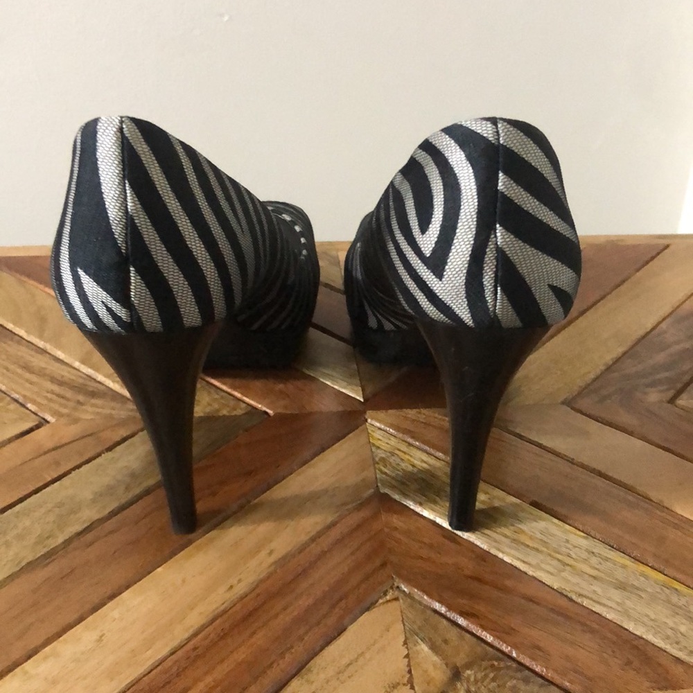 Moda Heels - Picture 2 of 5